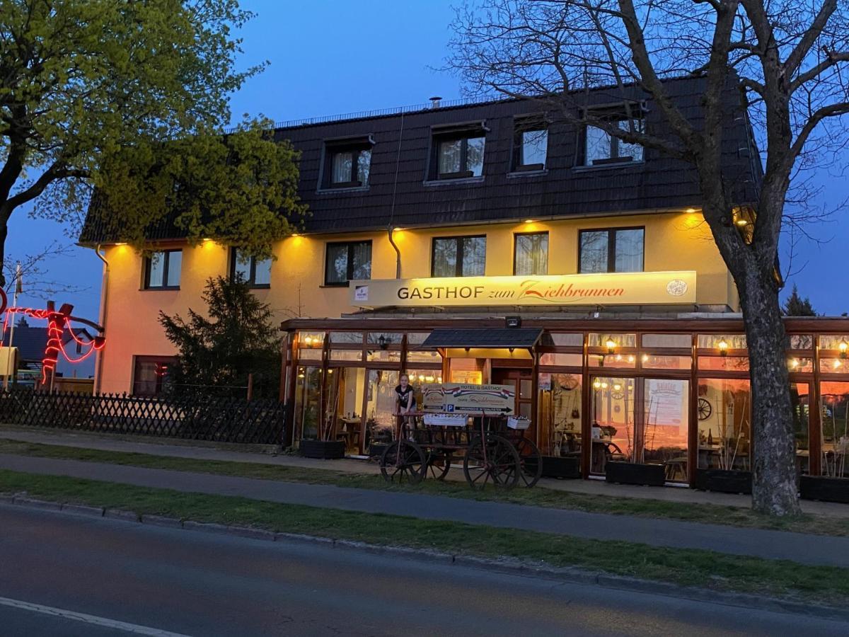 Hotel Zum Ziehbrunnen Berlim Exterior foto